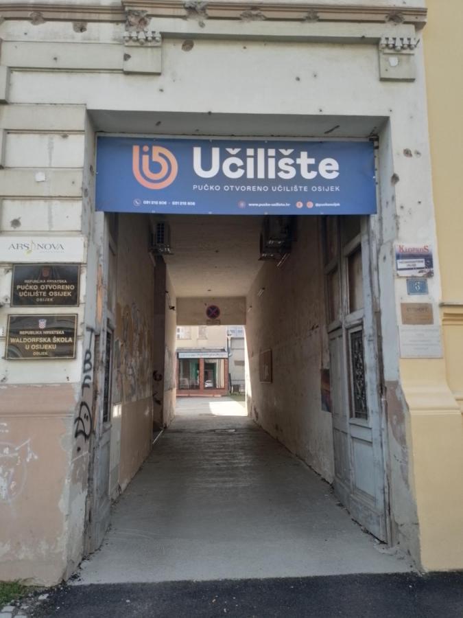 Lavilla Eszék Kültér fotó